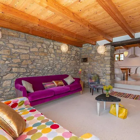 فيلة Sussini Potpićan